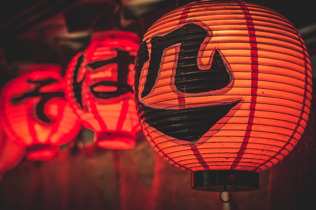 lanterns-2792988_640.jpg